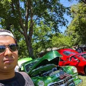 Meet your Posher, Leo